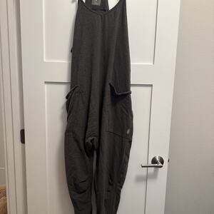 Free People One Piece Textured Gray Jumper W/ Pockets Sz Large